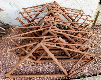 10 Cadres COURSES neufs bruts acier 48