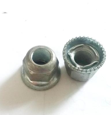 2 REAR  HUB NUTS - 2 Ecrous de roues arrières.