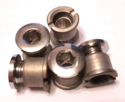 5 STEEL CHAINRING SCREWS - 5 Vis cheminées acier