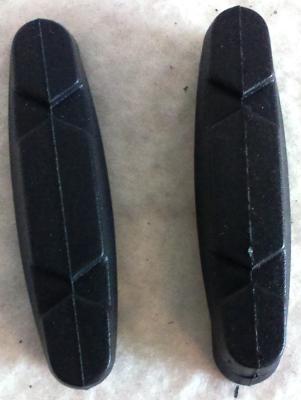 2 CAMPAGNOLO 8/9 BRAKE PADS - 2 Patins de freins