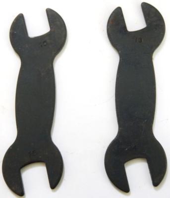 2 FLAT KEYS SIZE 13 - 14 - 15 - 16 - 2 Cles à cones plates