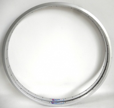 2 SUN MISTRAL RIMS TIRE ALU 26" - Jantes pneus 36 trs.