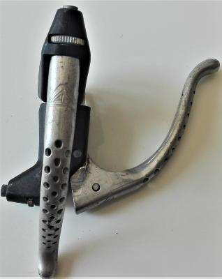  LAM ALU BRAKE LEVERS. Leviers de freins 