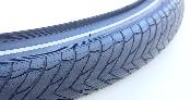 2  MICHELIN Protek Max 47-622  700X47C Noirs + 2 chambres à air