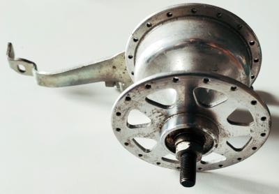 Jeu De Moyeux Avant Et Arrière Sachs Vintage 36 Trous Fileté Boulonné - Occasion Nettoyé Et Regraissé
