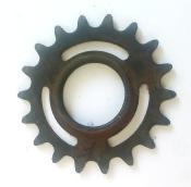 FIXED SPROCKET 16 TEETH - Pignon fixe 31