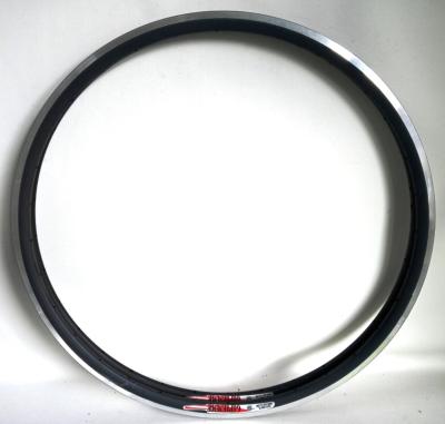 2 GIPIEMME TIRE ALU 28" RIMS - 700 - 32 - 2  Jantes pneus alu