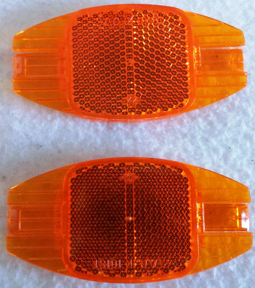 2 LIGHTING WHEEL REFLECTORS 2 Catadioptres reflecteurs de roues