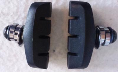  2 SHIMANO BRAKE PADS - 2 Patins de freins Shimano