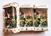 1 Miniature cycliste plastique 1/43 Champion - Maillot à pois